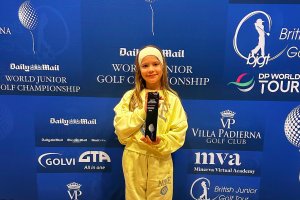 Mlada golfistka do 1. mesta na prvem tekmovanju iz serije British Junior Golf Tour